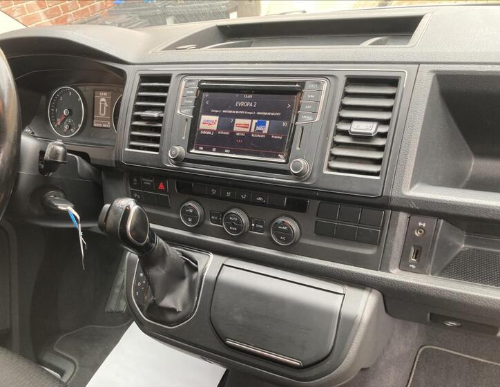 Volkswagen Multivan 36