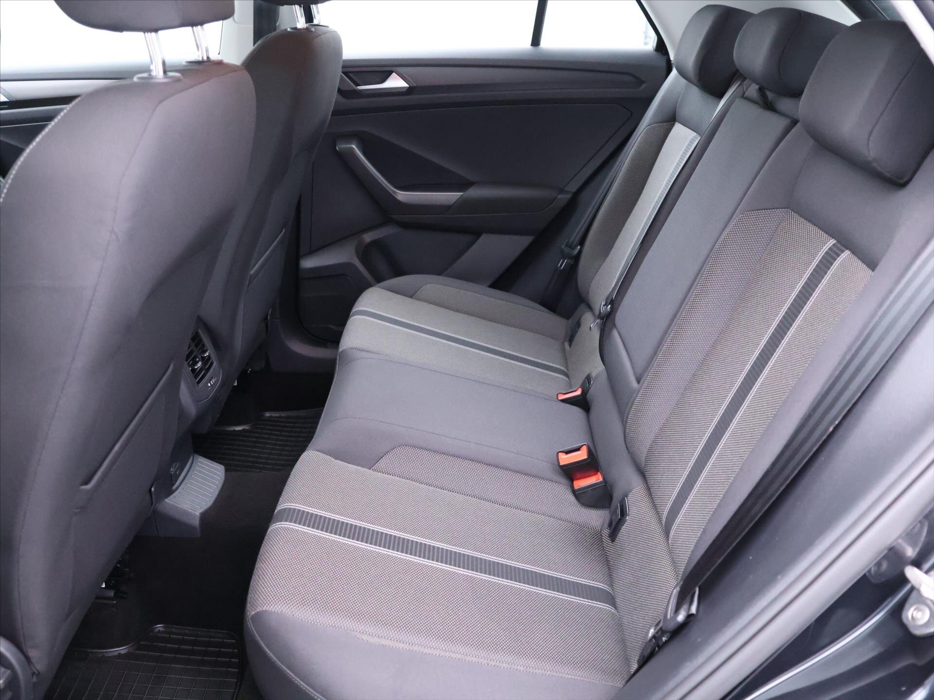 Volkswagen T-Roc SUV 999,0 85 kw