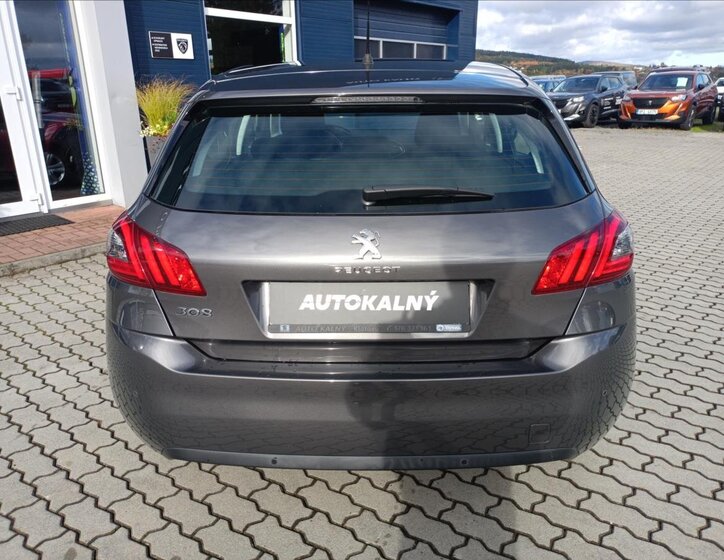 Peugeot 308 Hatchback 1,2 l 81 kw