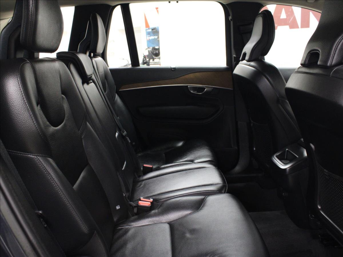 Volvo XC90 SUV 2,0 l 173 kw