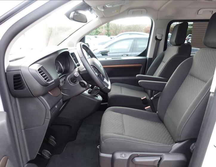 Toyota ProAce Verso 10