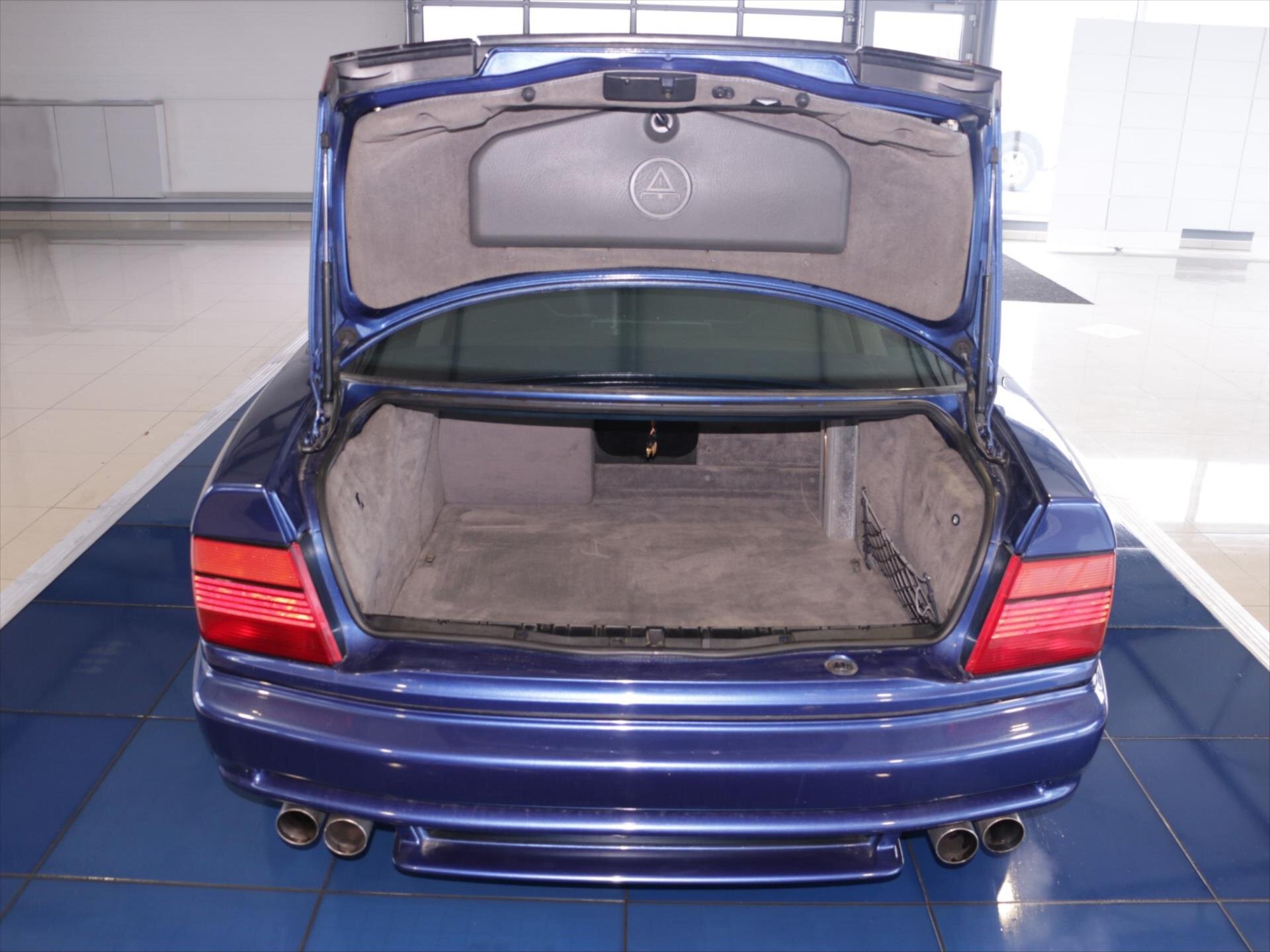 BMW Řada 8 Kupé 5,6 l 280 kw