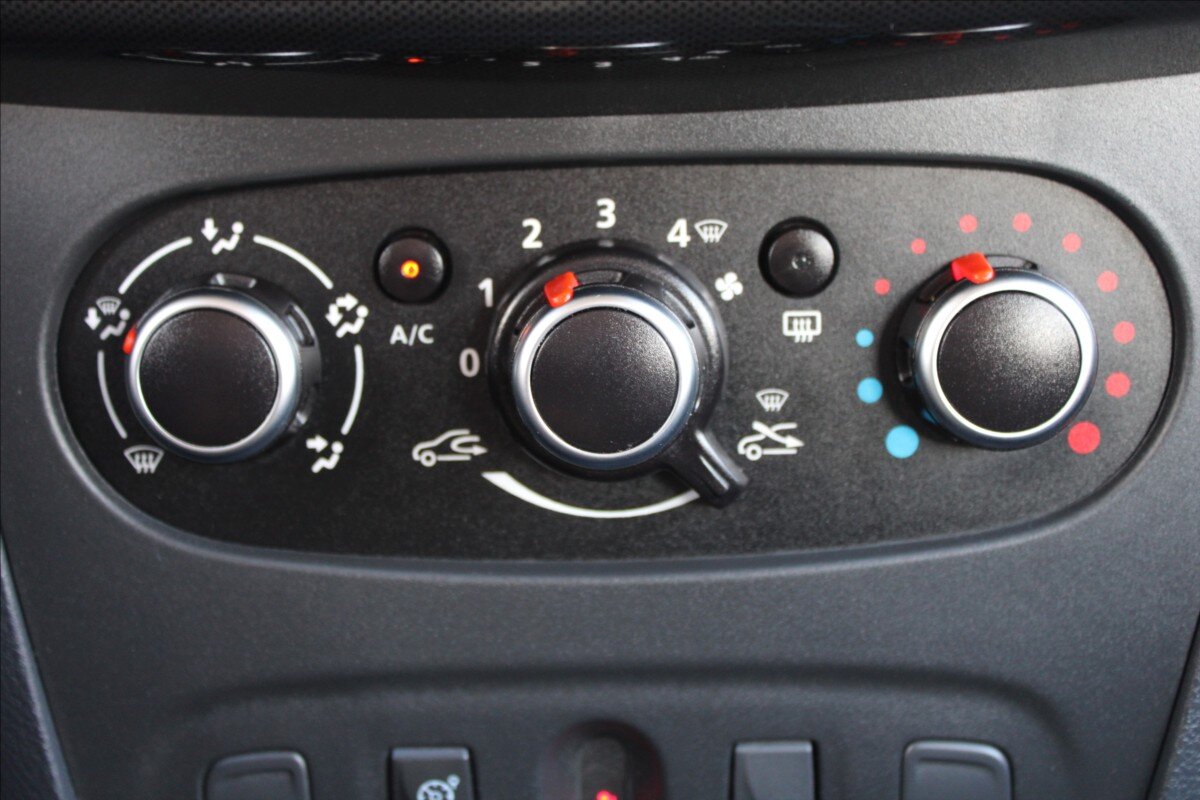 Dacia Sandero Hatchback 898,0 66 kw