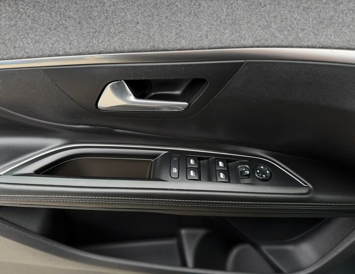 Peugeot 5008 SUV / Terénní 2,0 l 110 kw