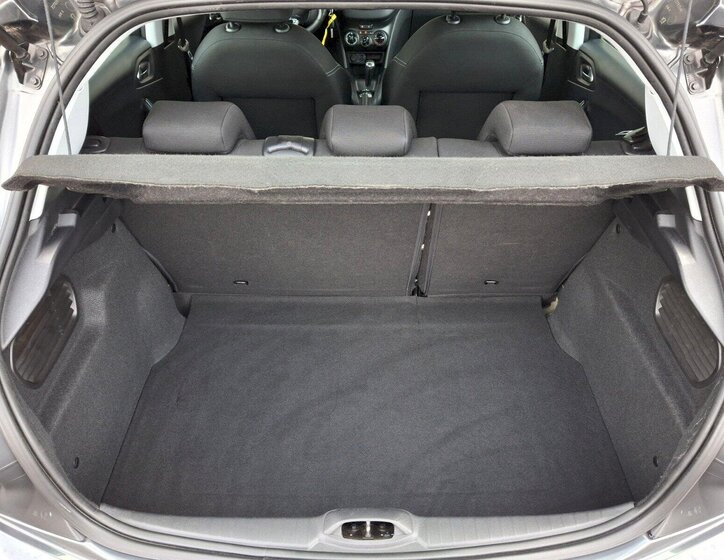 Peugeot 208 Hatchback 1,2 l 60 kw