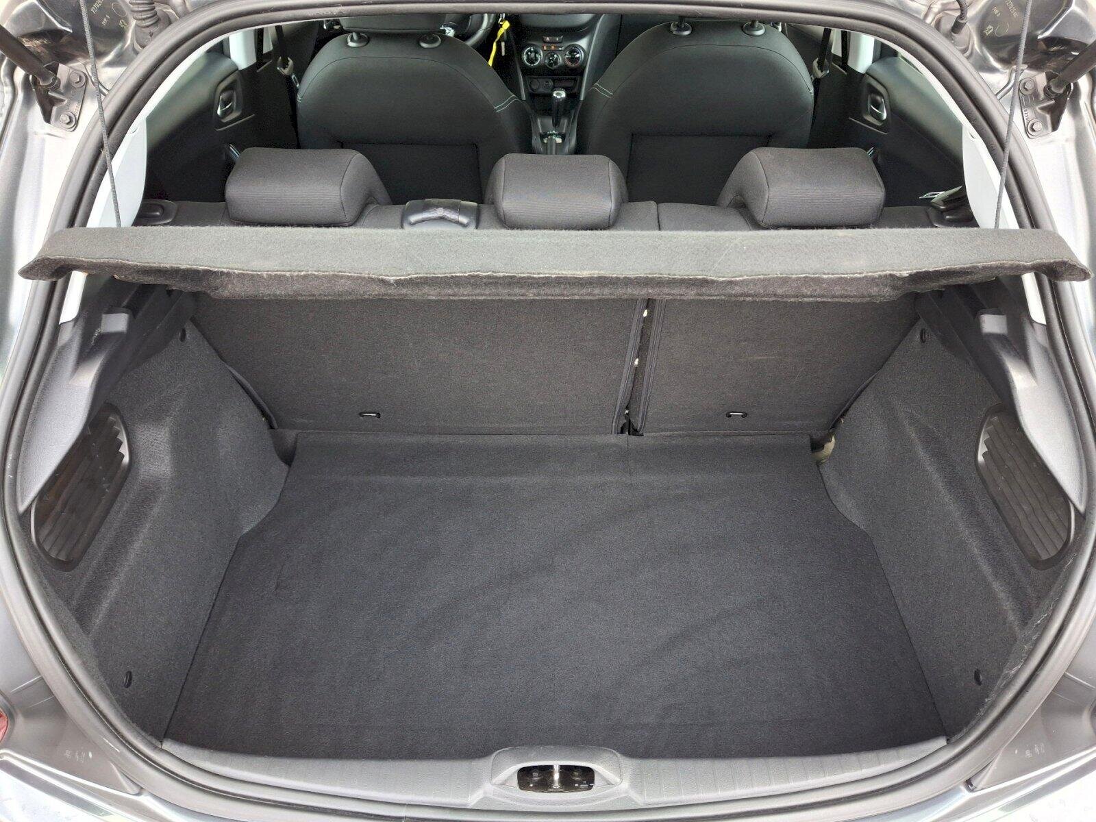 Peugeot 208 Hatchback 1,2 l 60 kw