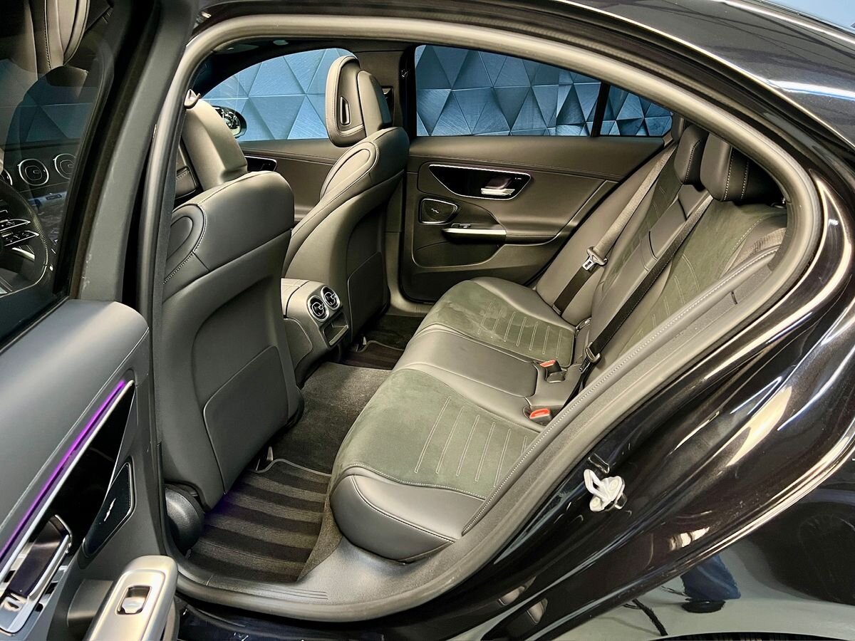 Mercedes-Benz Třídy C Sedan / Limuzína 2,0 l 190 kw