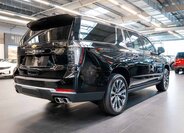 Chevrolet Suburban SUV 6,2 l 313 kw