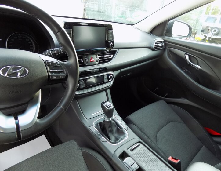 Hyundai i30 24
