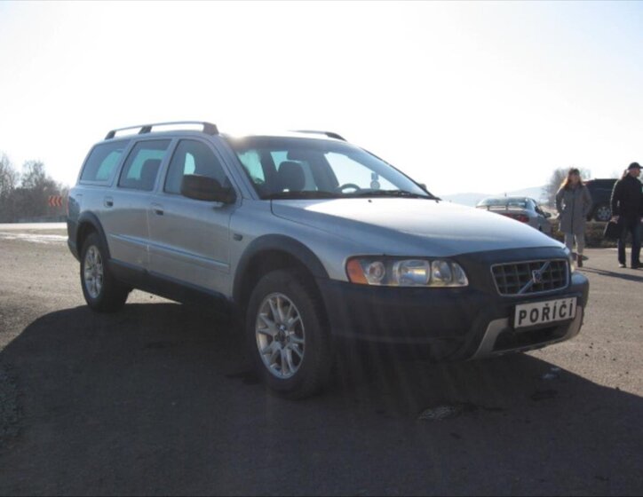 Volvo XC70 Kombi 2,4 l 120 kw