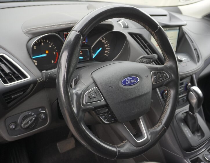 Ford Kuga 13