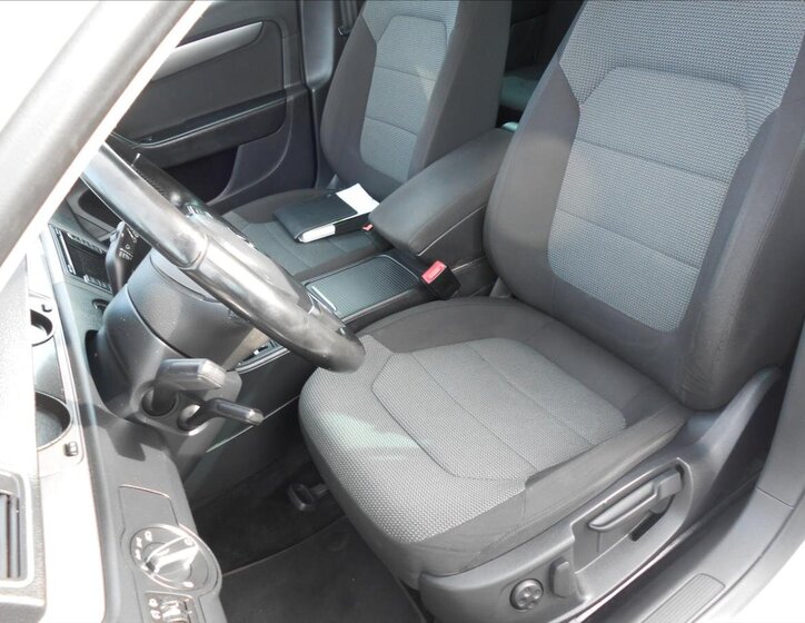 Volkswagen Passat Kombi 1,6 l 77 kw