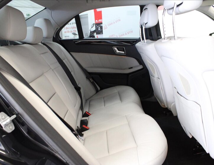 Mercedes-Benz Třídy E Sedan 3,0 l 170 kw