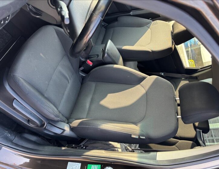 KIA Carens Kombi 1,7 l 104 kw