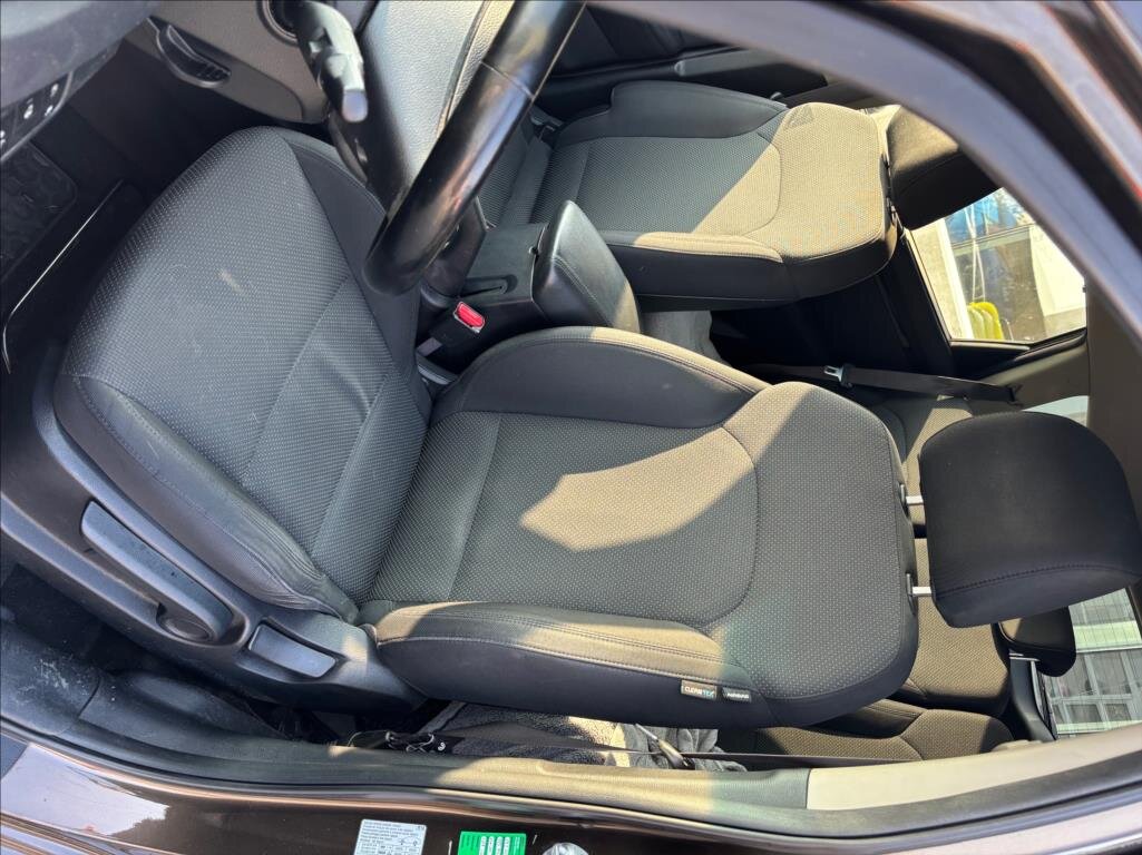 KIA Carens Kombi 1,7 l 104 kw