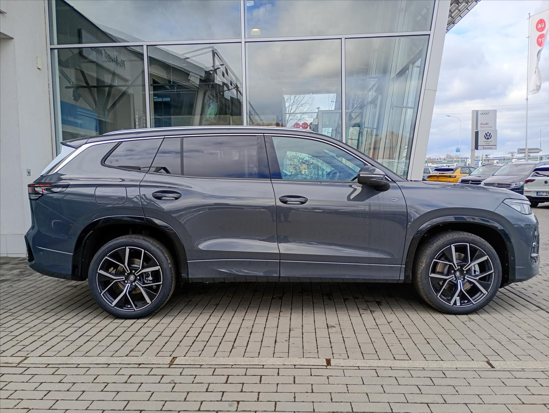 Volkswagen Tayron SUV / Terénní 2,0 l 195 kw