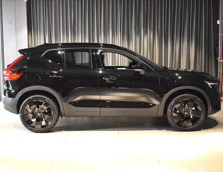 Volvo XC40 SUV / Terénní 2,0 l 120 kw