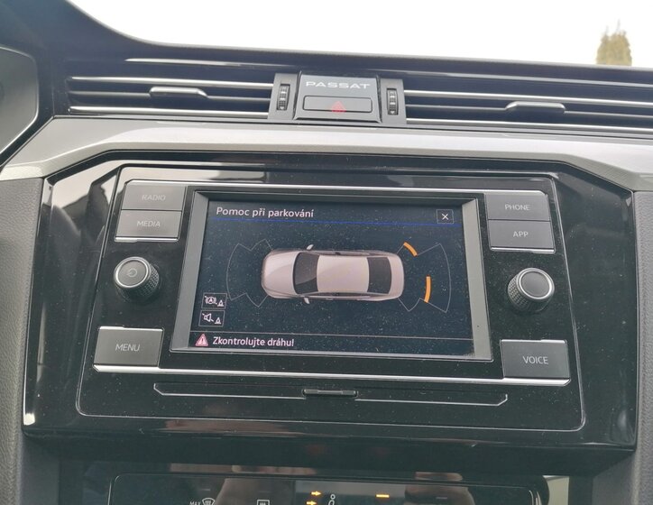 Volkswagen Passat Sedan / Limuzína 1,5 l 110 kw