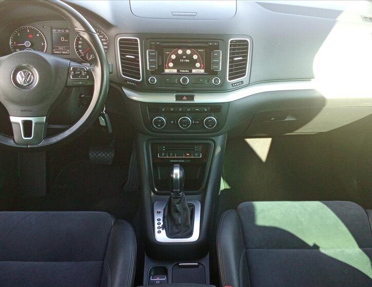 Volkswagen Sharan MPV 2,0 l 103 kw