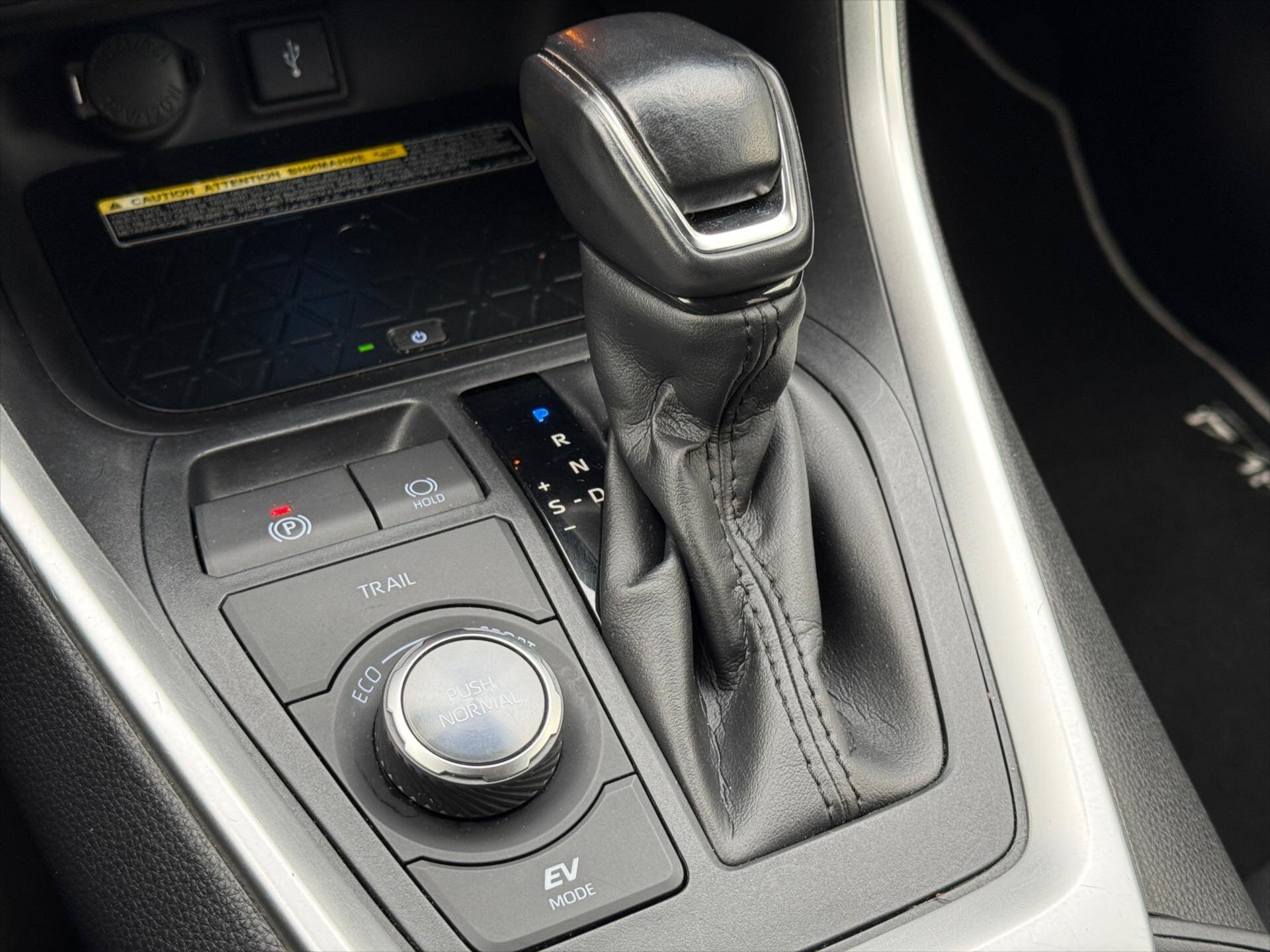 Toyota RAV4 SUV 2,5 l 131 kw