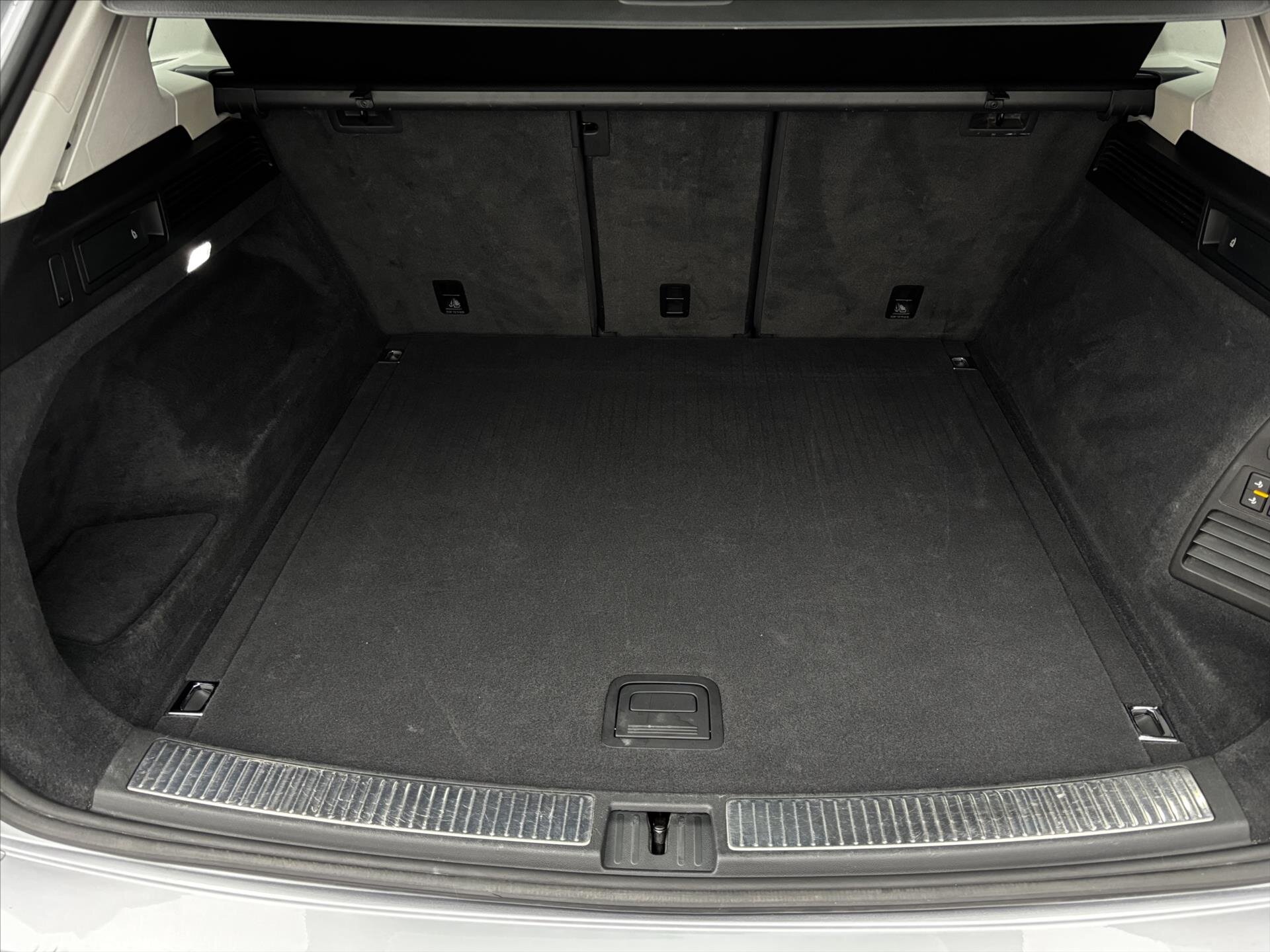 Volkswagen Touareg SUV / Terénní 3,0 l 210 kw