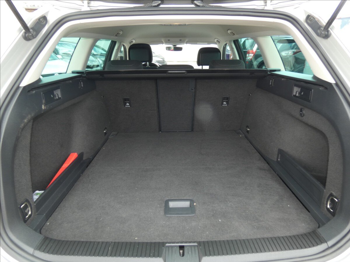 Volkswagen Passat Kombi 1,4 l 92 kw