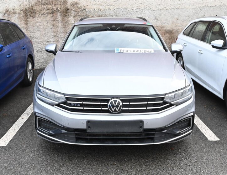 Volkswagen Passat 1