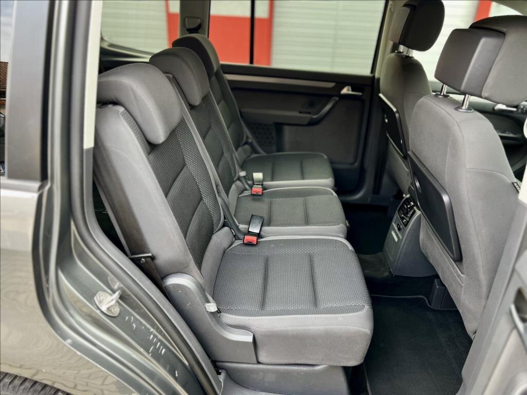 Volkswagen Touran MPV 1,6 l 77 kw