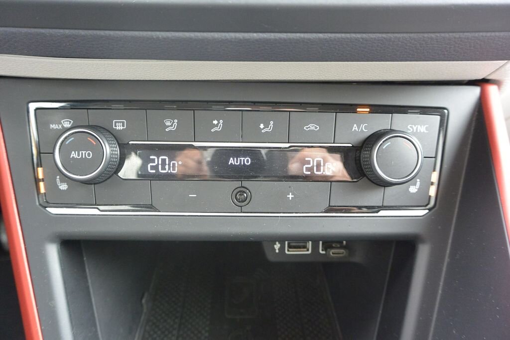 Volkswagen Polo Hatchback 999,0 70 kw