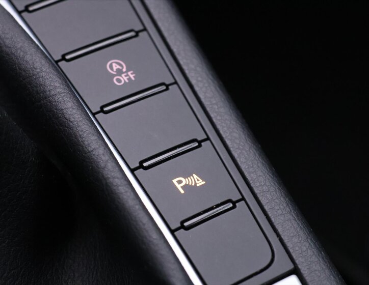 Volkswagen Passat Kombi 1,6 l 77 kw