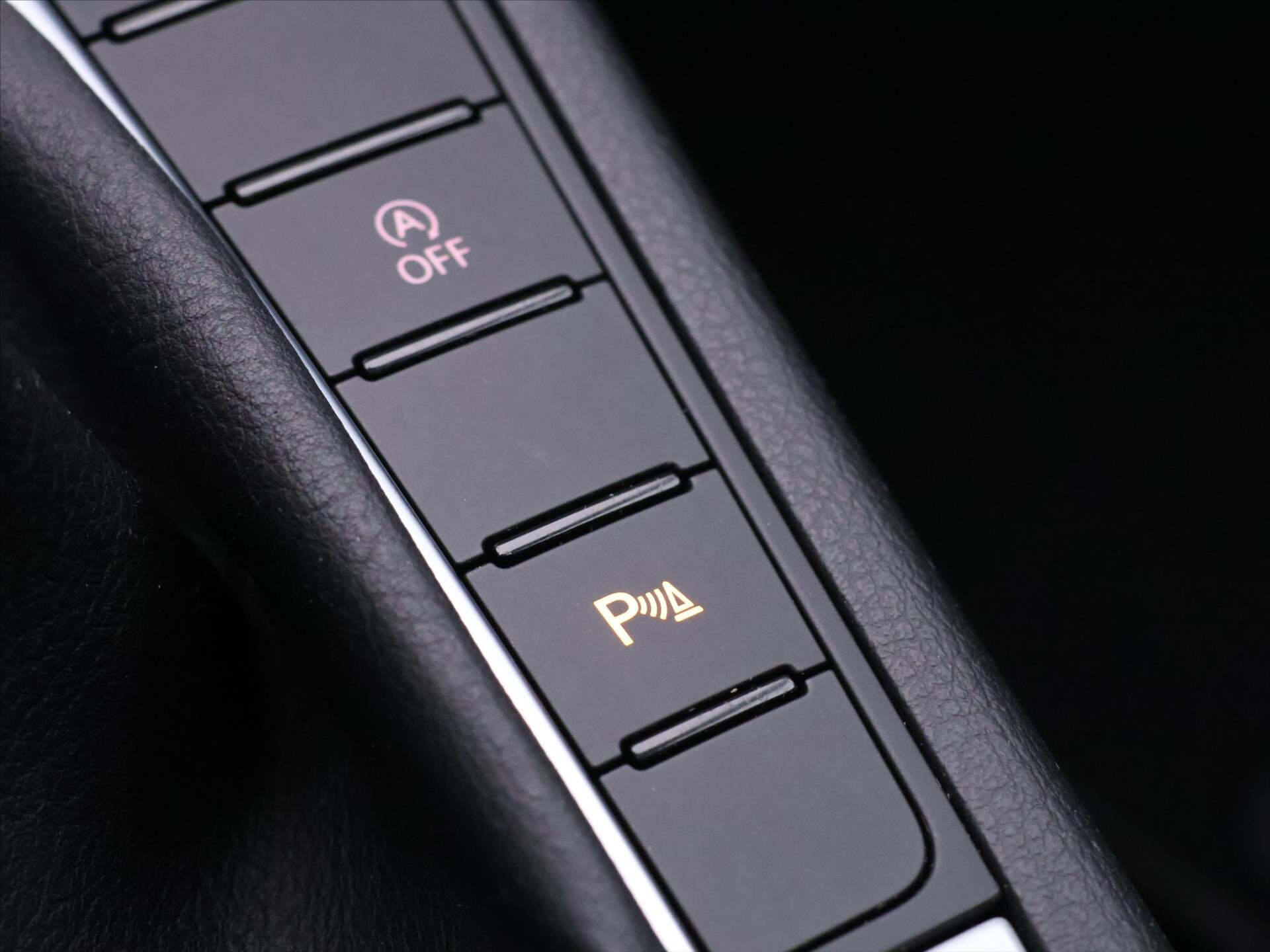 Volkswagen Passat Kombi 1,6 l 77 kw