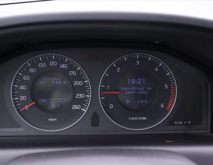 Volvo XC60 SUV / Terénní 2,4 l 120 kw