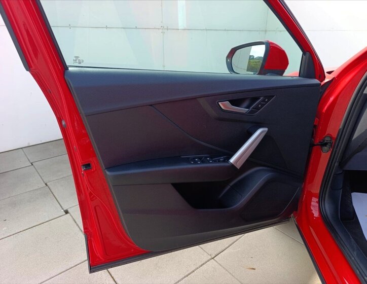 Audi Q2 SUV / Terénní 999,0 85 kw