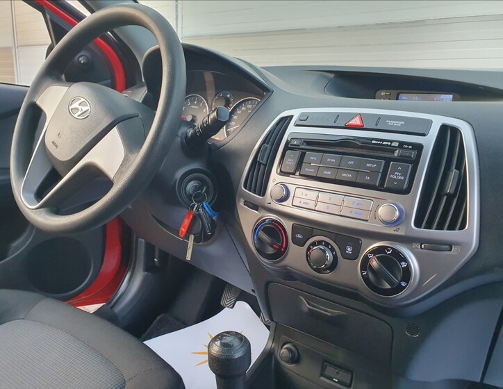 Hyundai i20 9