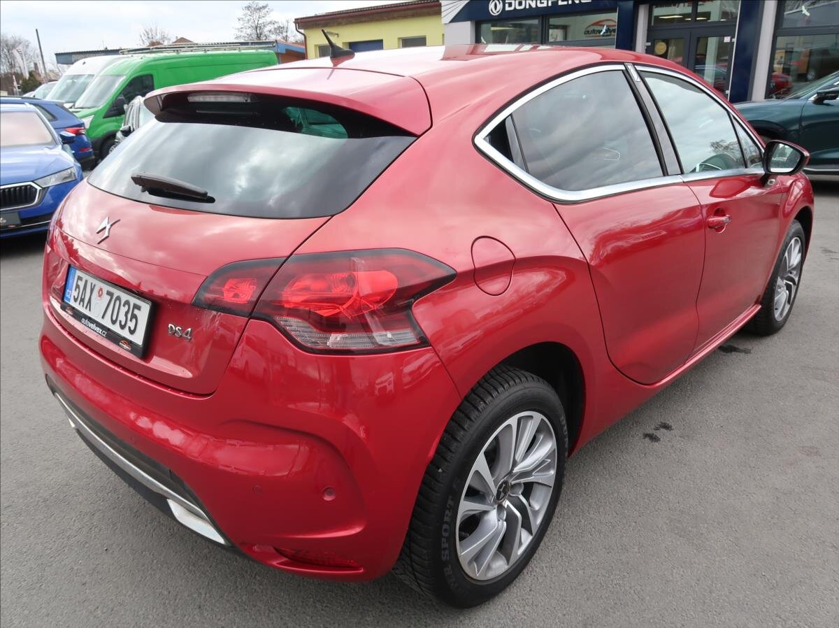 DS Automobiles DS4 Hatchback 1,6 l 88 kw