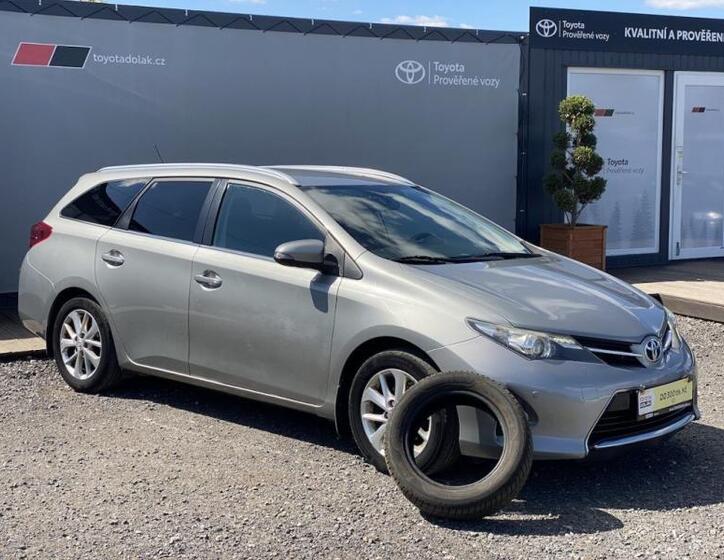 Toyota Auris 2