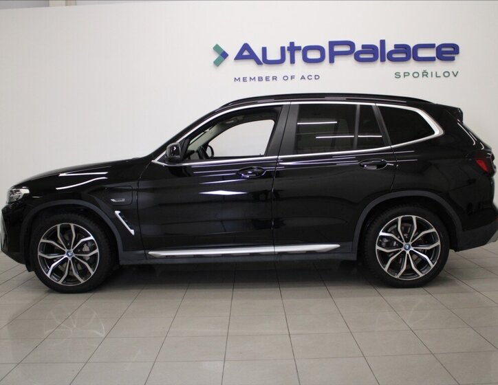 BMW X3 SUV 2,0 l 215 kw