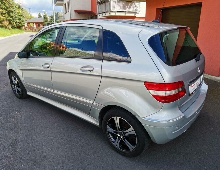 Mercedes-Benz Třídy B Hatchback 2,0 l 80 kw