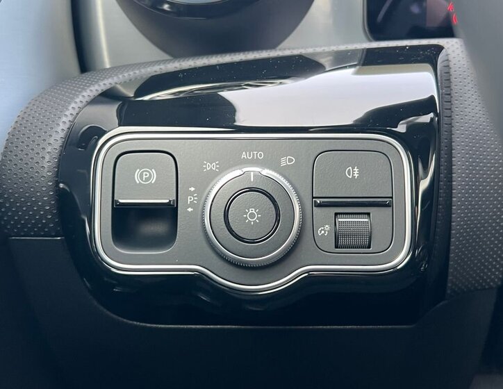 Mercedes-Benz CLA 21