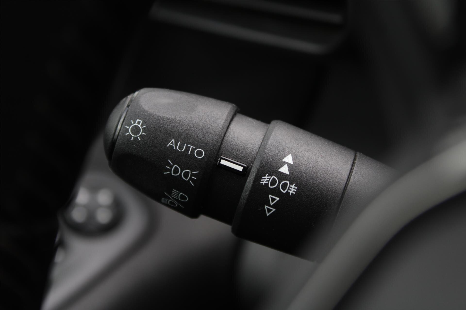 Peugeot Rifter MPV 1,5 l 96 kw