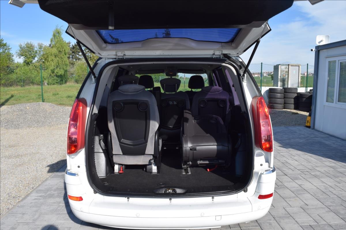 Peugeot 807 MPV 2,0 l 100 kw