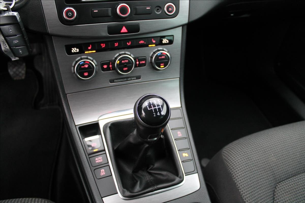 Volkswagen Passat Kombi 1,6 l 77 kw