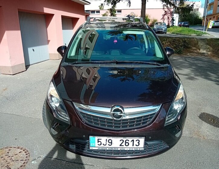 Opel Zafira 4
