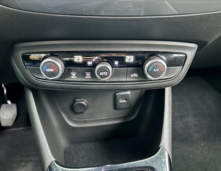 Opel Crossland X SUV 1,5 l 75 kw