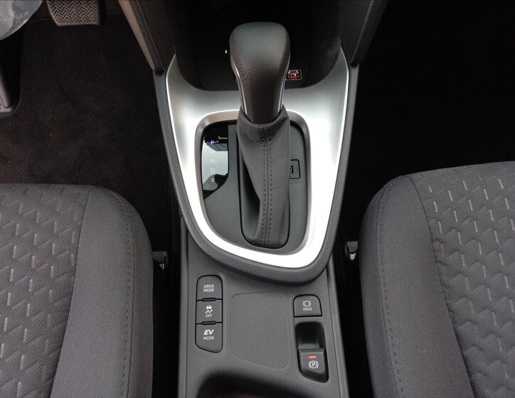 Toyota Yaris Cross CUV 1,5 l 68 kw