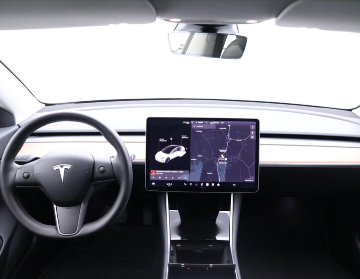 Tesla Model 3 Sedan 0,0 324 kw