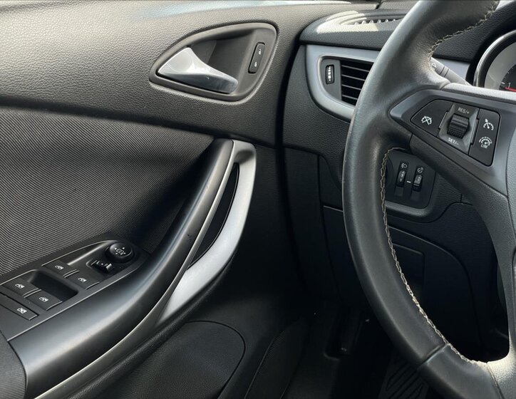 Opel Astra Hatchback 1,2 l 81 kw