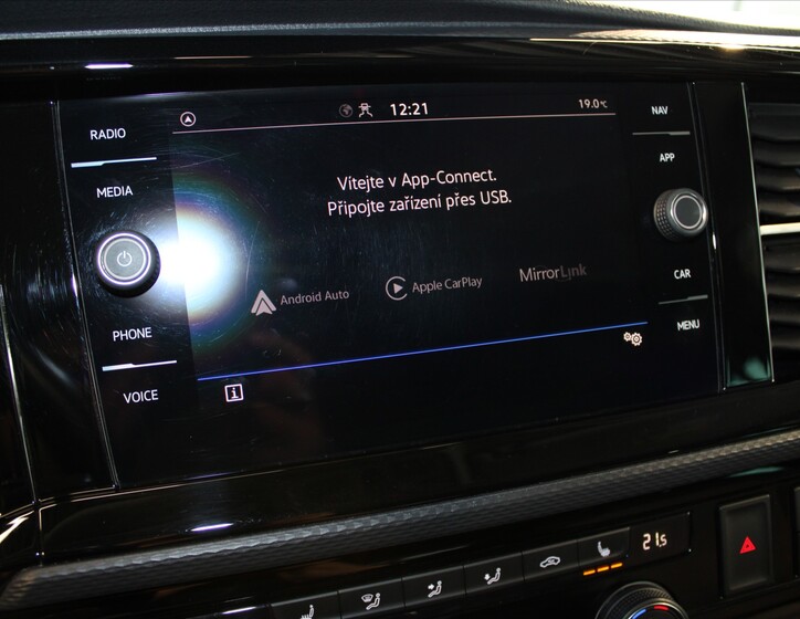 Volkswagen Multivan 11