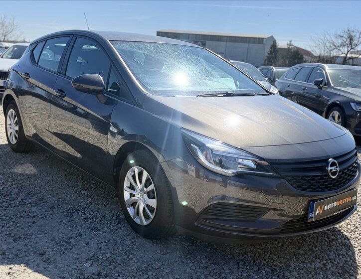 Opel Astra Hatchback 999,0 77 kw
