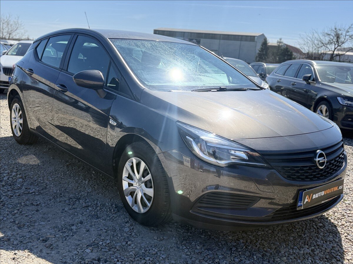 Opel Astra Hatchback 999,0 77 kw